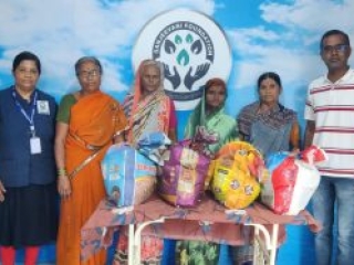 Distributed By 𝐌𝐫. 𝐑𝐚𝐯𝐢 𝐌𝐚𝐧𝐢 - 𝐂𝐢𝐯𝐢𝐥 𝐄𝐧𝐠𝐠, Vrudhana Aadhar Supporter